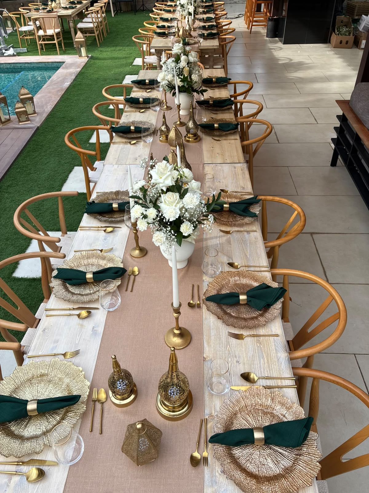 Home party catering in Dubai with waiters, bartender and full service